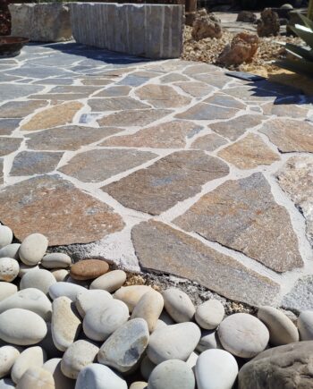 Opus Incertum Quartzite Pipa - Aquiter